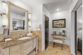 Catalina Courtyard Suites