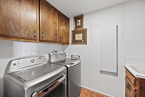 Catalina Courtyard Suites