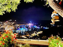 Catalina Courtyard Suites