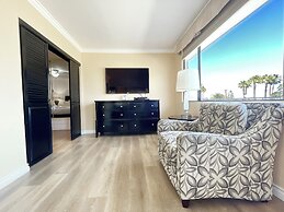 Catalina Courtyard Suites