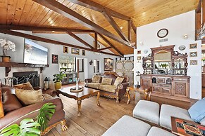 Catalina Courtyard Suites
