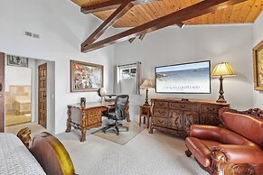 Catalina Courtyard Suites