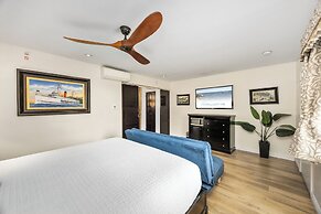 Catalina Courtyard Suites