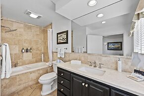 Catalina Courtyard Suites