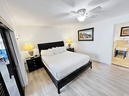 Catalina Courtyard Suites