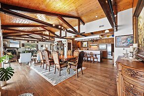 Catalina Courtyard Suites