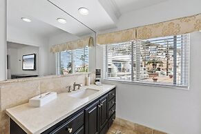 Catalina Courtyard Suites