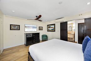 Catalina Courtyard Suites