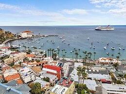 Catalina Courtyard Suites