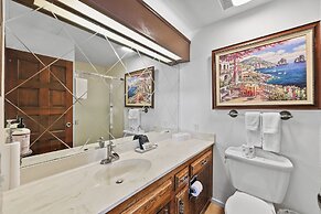 Catalina Courtyard Suites