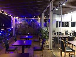 Doha 2 Hotel Saigon Airport