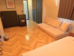 Book Tea Bed Shinjuku-Gyoen