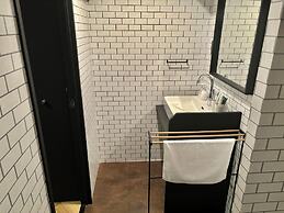 Book Tea Bed Shinjuku-Gyoen