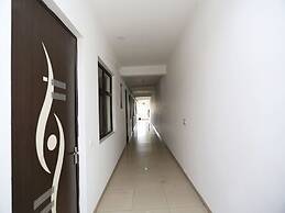 OYO 15674 Mahak Residency