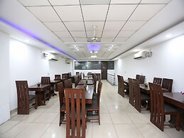 OYO 15674 Mahak Residency