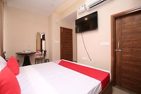 OYO 27743 Hotel Platina