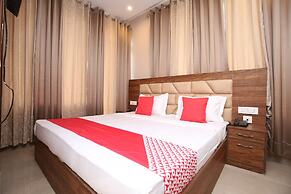 OYO 27743 Hotel Platina