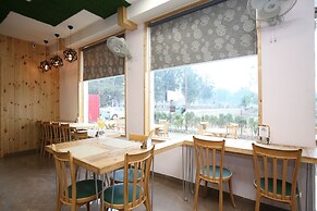 OYO 27743 Hotel Platina