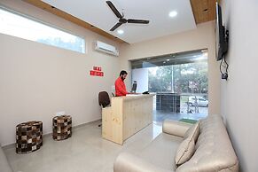 OYO 27743 Hotel Platina