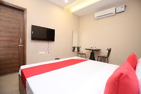 OYO 27743 Hotel Platina