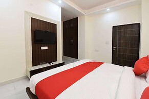 OYO 19134 The Signature Hotel