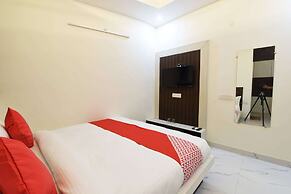 OYO 19134 The Signature Hotel
