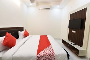OYO 19134 The Signature Hotel