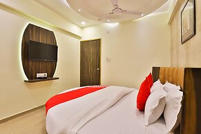 OYO 19501 Hotel Silver Palace