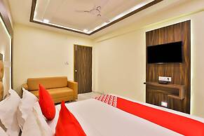 OYO 19501 Hotel Silver Palace