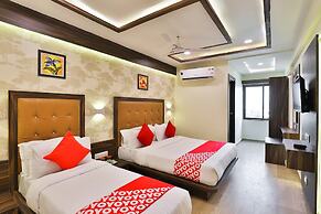 OYO 19501 Hotel Silver Palace