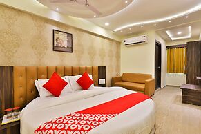 OYO 19501 Hotel Silver Palace