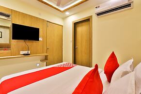 OYO 19501 Hotel Silver Palace