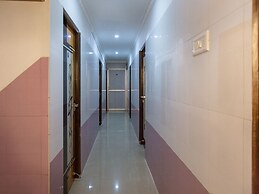 OYO 19396 Cristal Residency