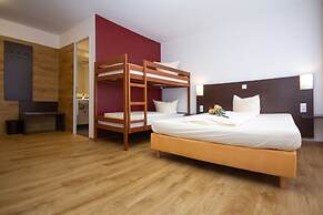 IQ Hotel