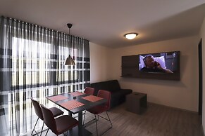 IQ Hotel