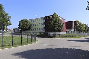 IQ Hotel