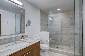 The Lion Vail- 4 BR Modern Mountain Luxury by RedAwning - Save 20% on 