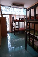 OYO 730 Meedee Hostel