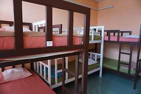 OYO 730 Meedee Hostel