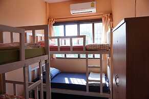 OYO 730 Meedee Hostel