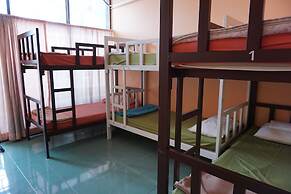 OYO 730 Meedee Hostel