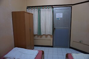 OYO 730 Meedee Hostel