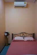 OYO 730 Meedee Hostel