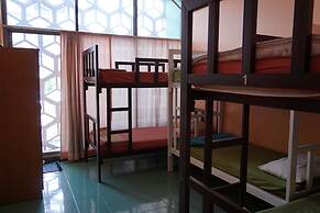 OYO 730 Meedee Hostel