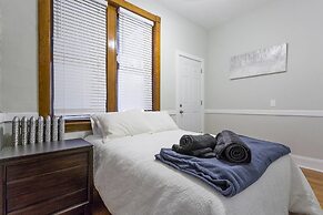 Depaul 2 BDR - Walk to Train, University, and More