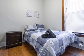 Depaul 2 BDR - Walk to Train, University, and More