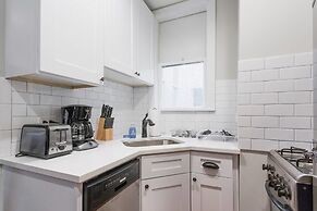 Depaul 2 BDR - Walk to Train, University, and More