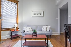 Depaul 2 BDR - Walk to Train, University, and More