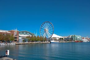 The Stratus - Vibrant Studio in Heart of Downtown