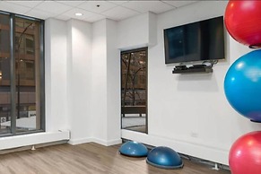 The Stratus - Vibrant Studio in Heart of Downtown